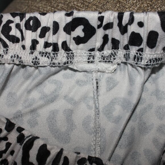 Girls Cheetah Print Flare Leg Pants 22 X 29 Missing Tag - Picture 8 of 8